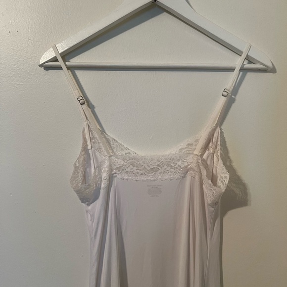 Jones New York White slip size Medium - Picture 6 of 7